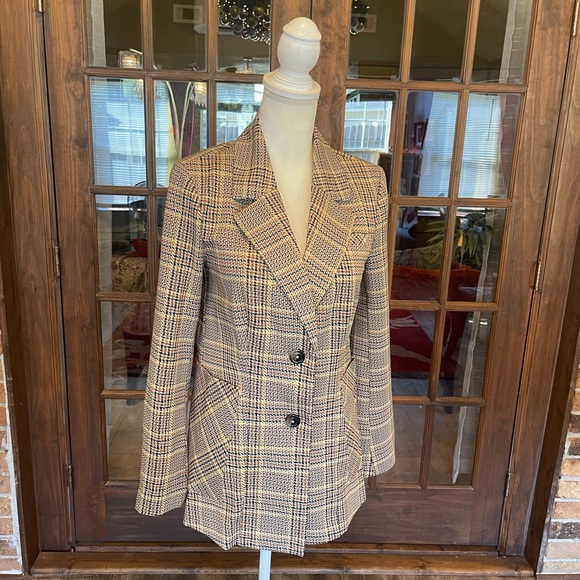 CAbi Pastime Plaid Notched Collar Patch Pocket Blazer 4 - Picture 11 of 11